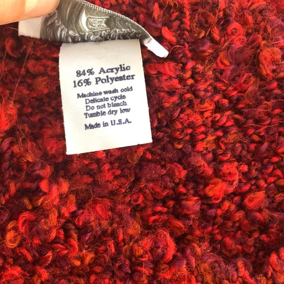 Cozy shawl, perfect for Christmas time. - Picture 3 of 5